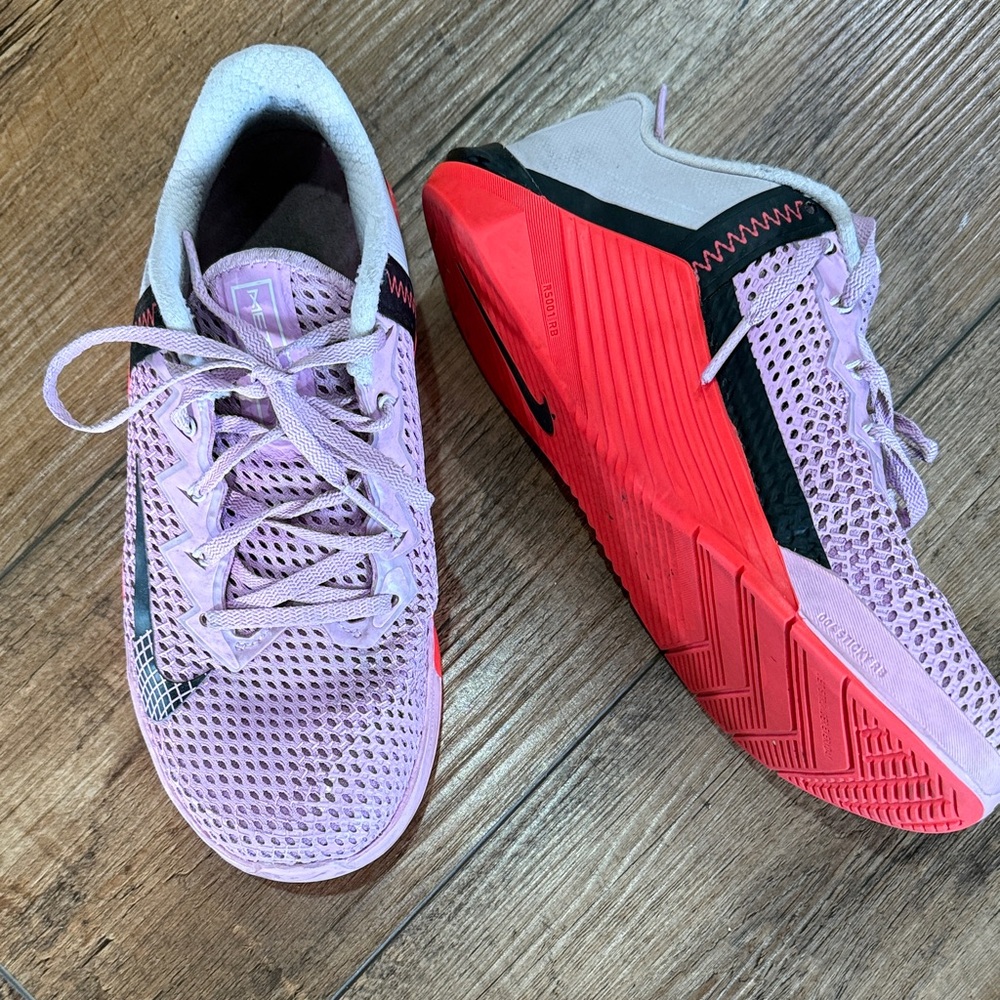 Nike Women's Pink and Red Athletic Shoes